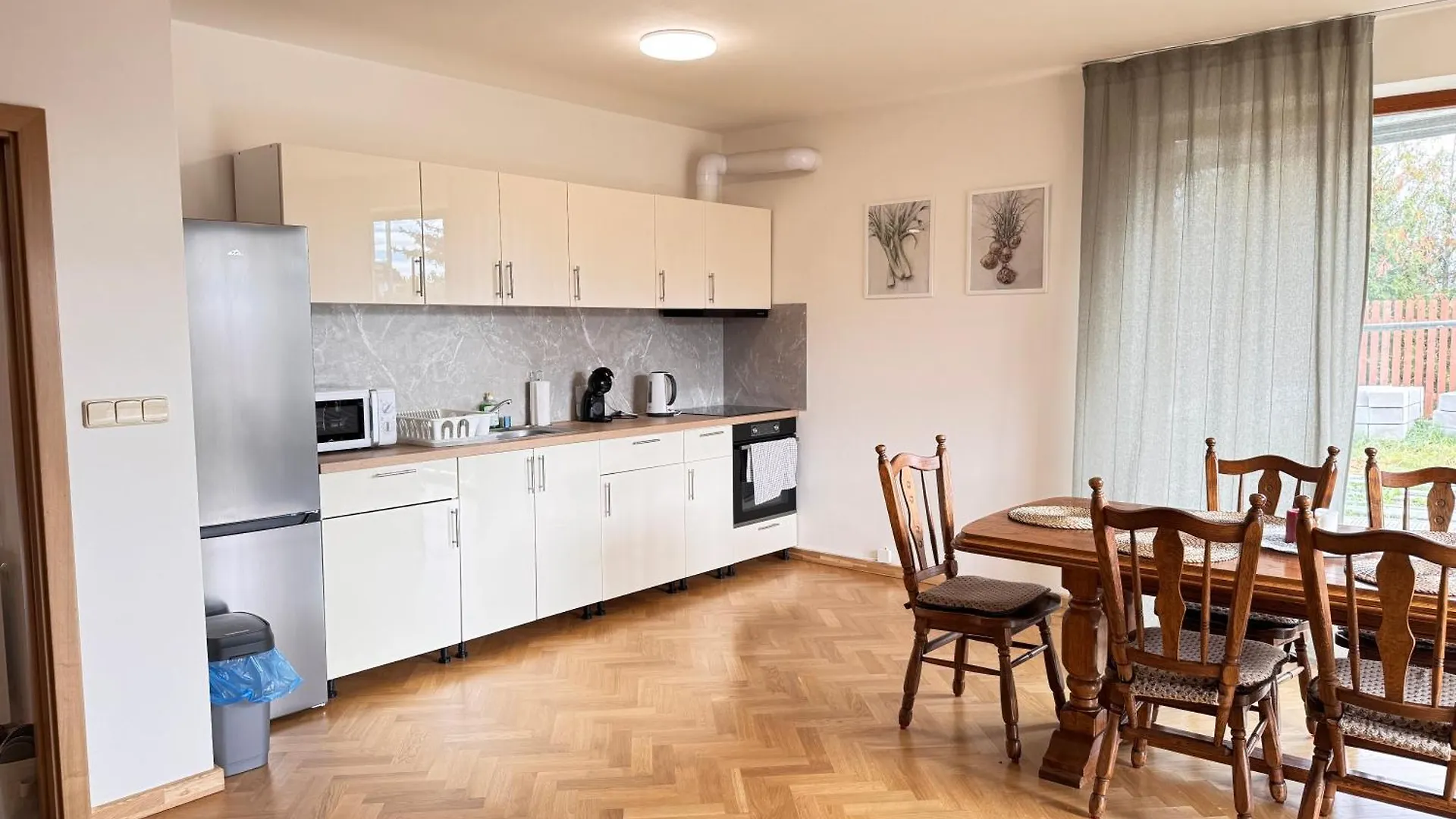 Familyvilla, New 4 Luxury Big Apartments, Parking Praag Appartement