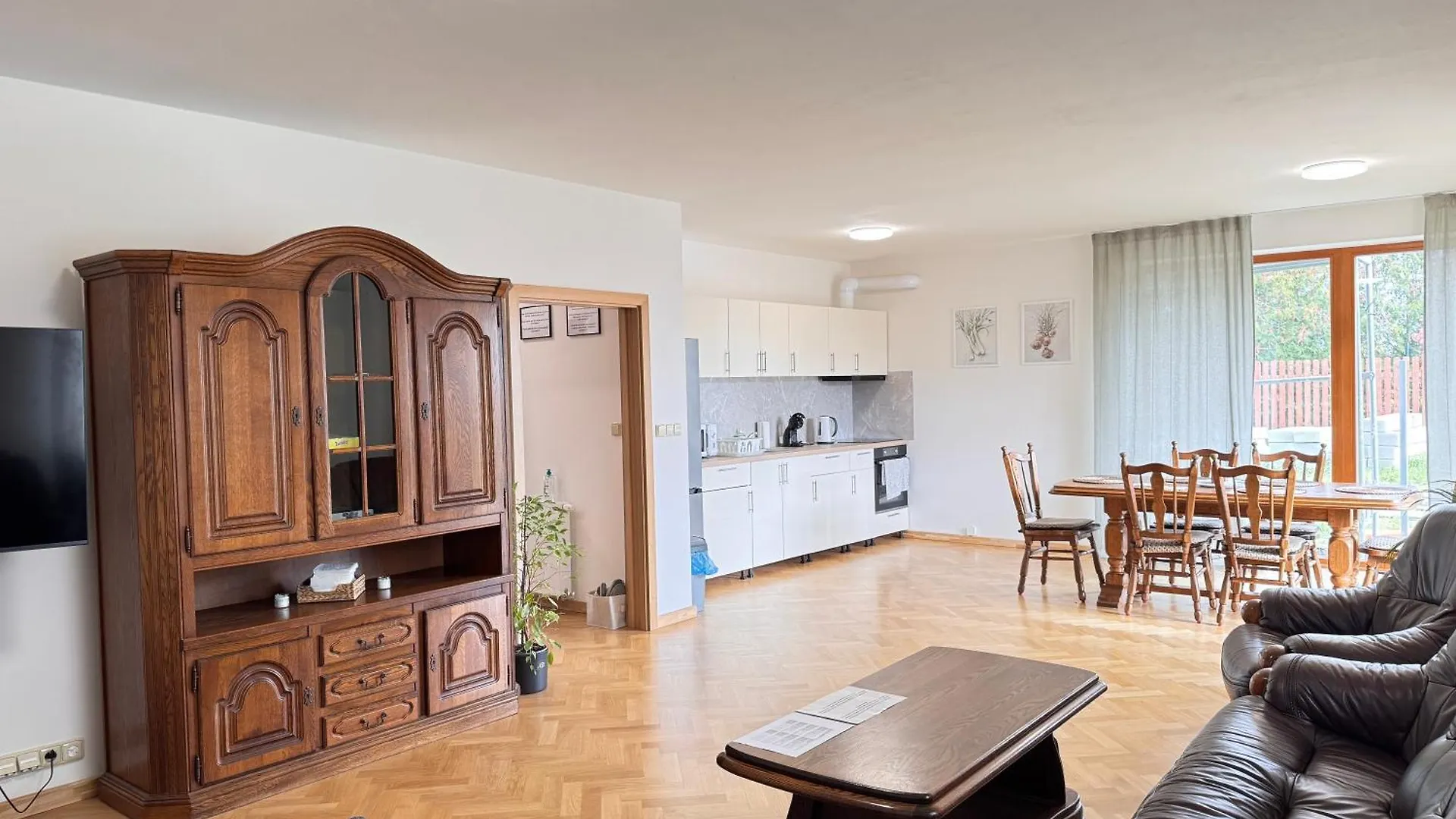 Familyvilla, New 4 Luxury Big Apartments, Parking Praag