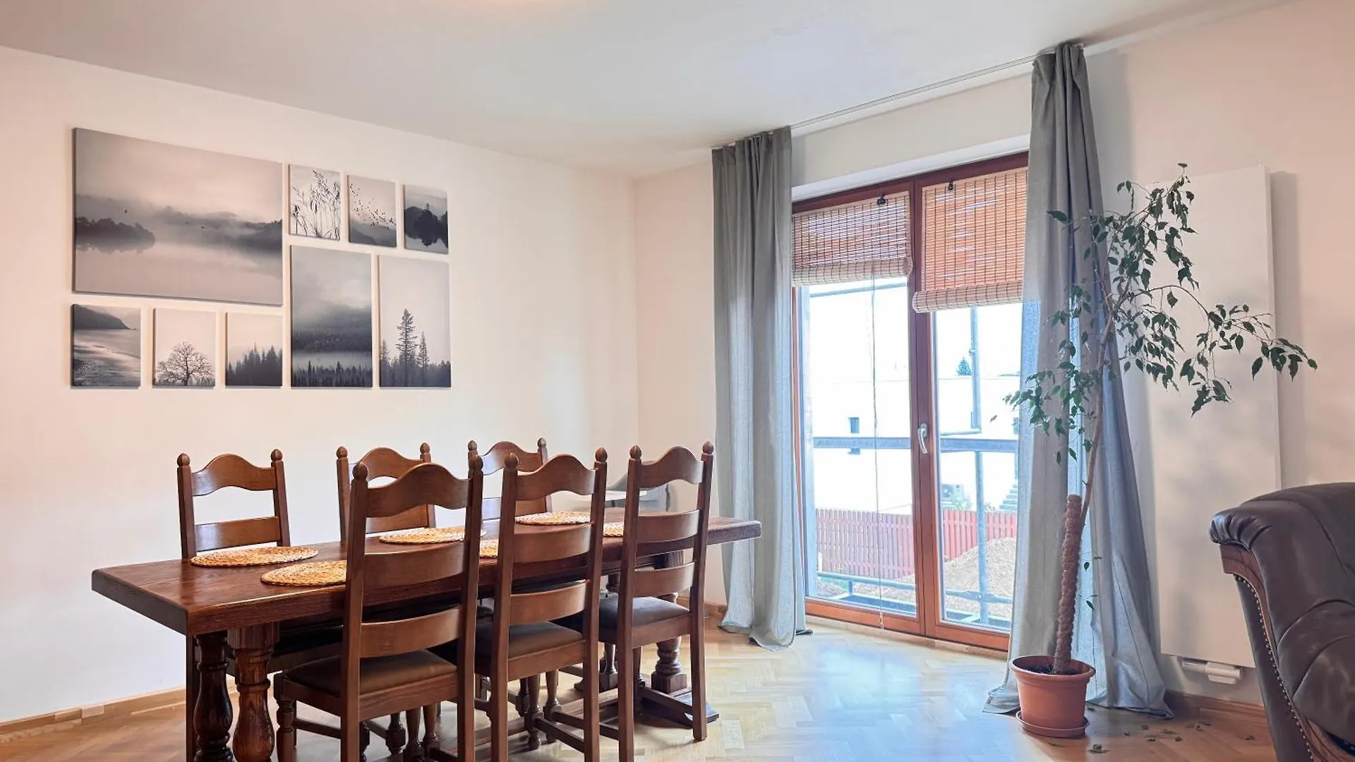 Familyvilla, New 4 Luxury Big Apartments, Parking Praag 0*,  Tsjechië