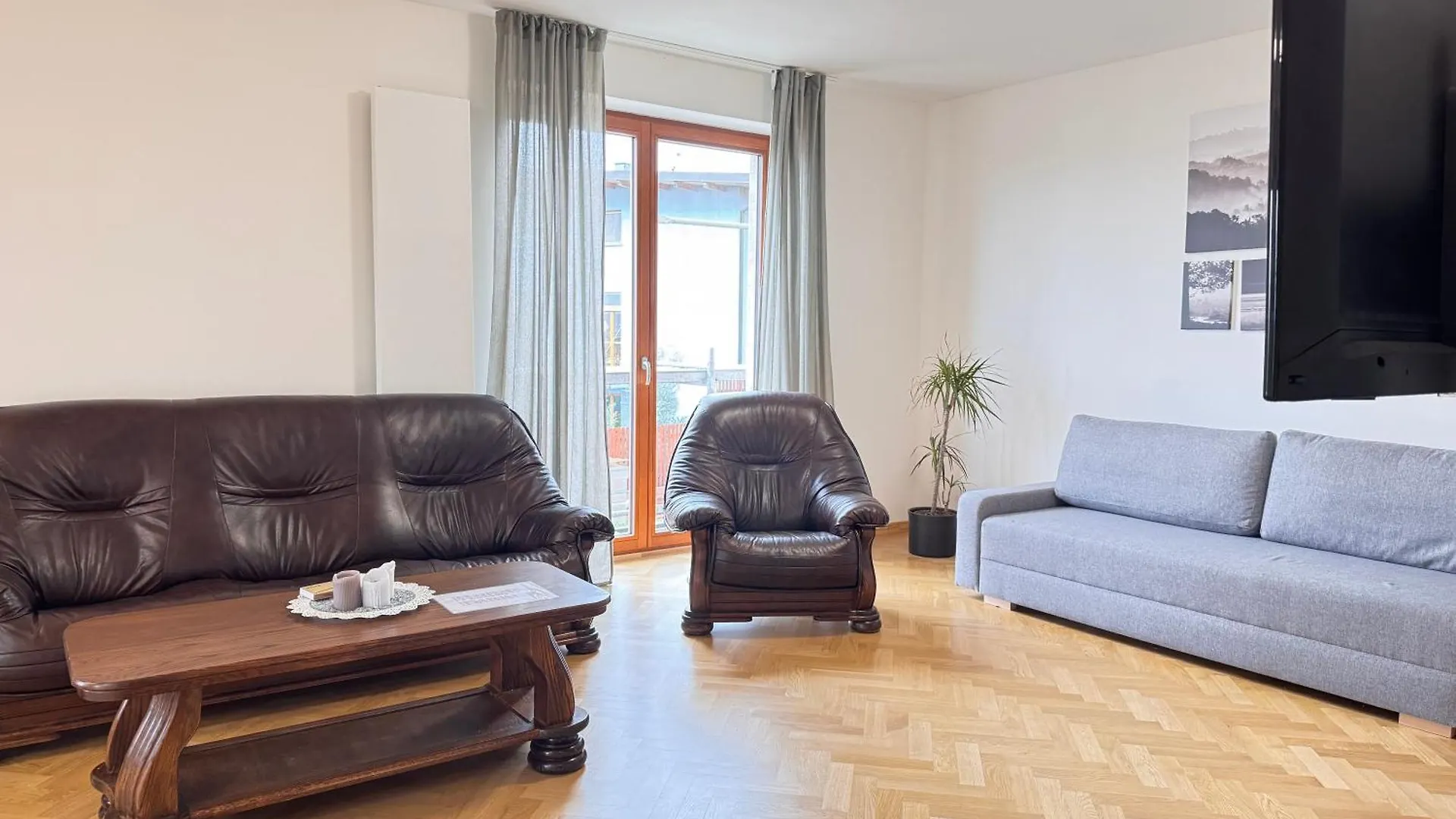 Familyvilla, New 4 Luxury Big Apartments, Parking Praag