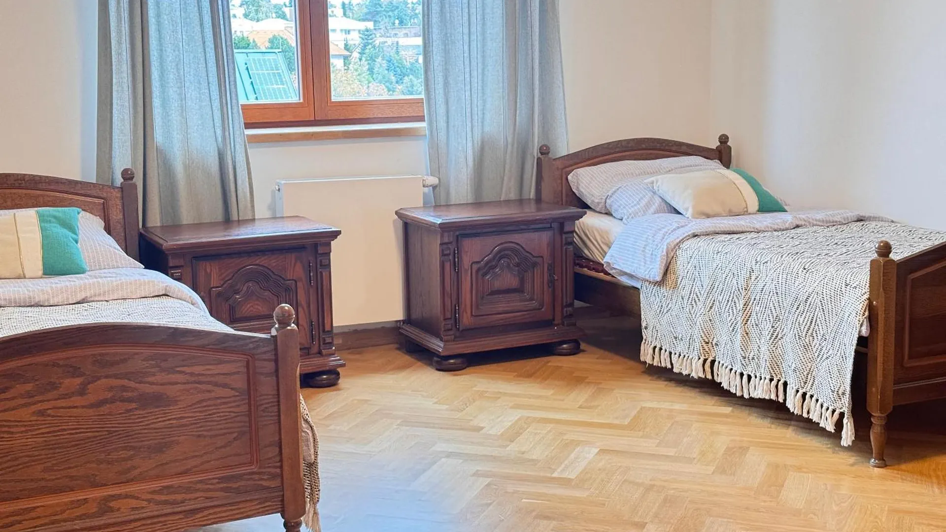 Familyvilla, New 4 Luxury Big Apartments, Parking Praag Appartement