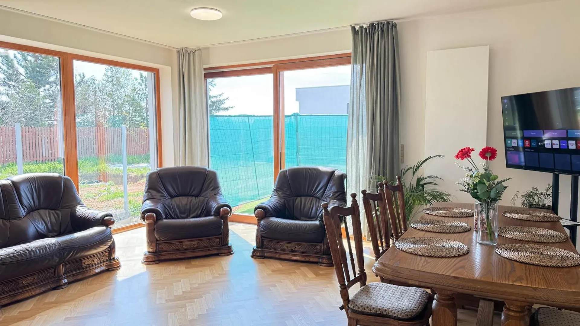 Familyvilla, New 4 Luxury Big Apartments, Parking Praag
