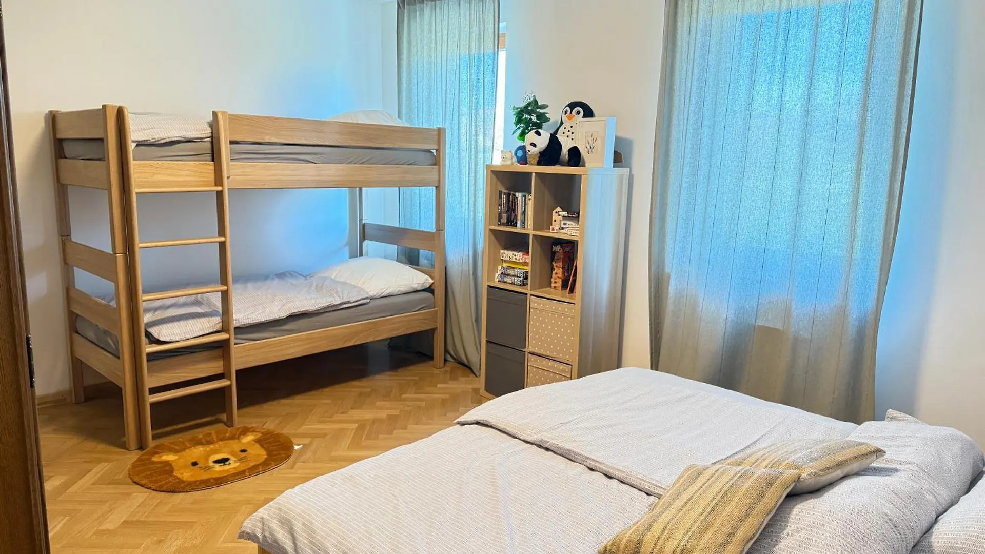 Familyvilla, New 4 Luxury Big Apartments, Parking Praag