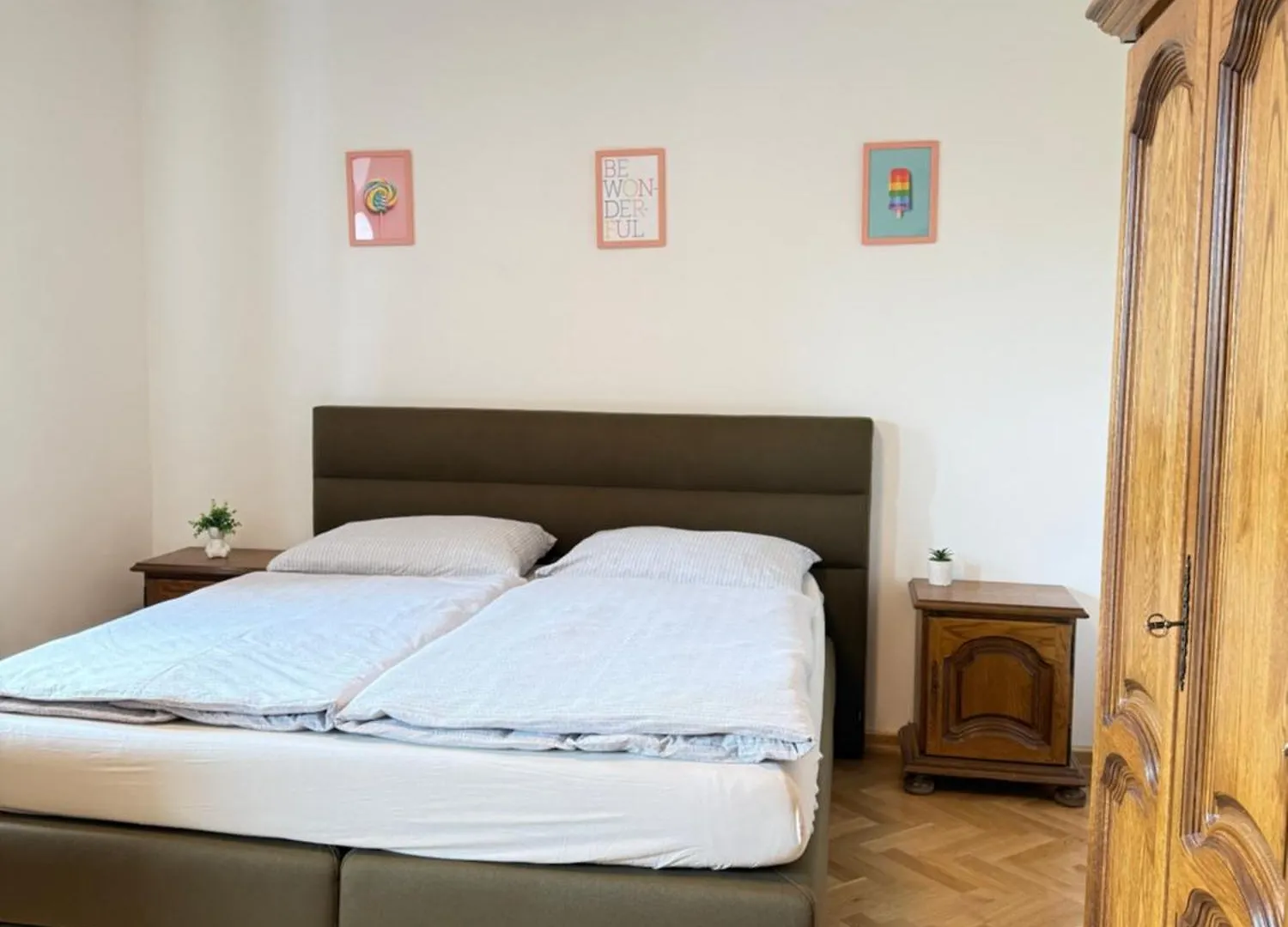 Familyvilla, New 4 Luxury Big Apartments, Parking Praga