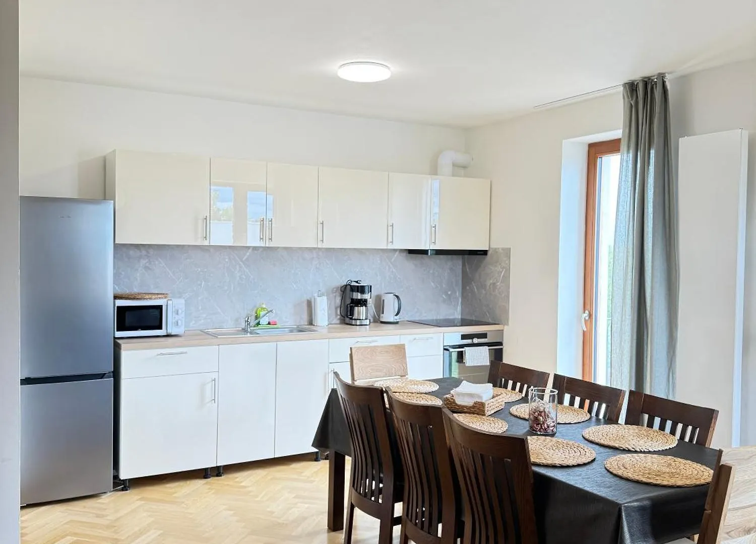 Familyvilla, New 4 Luxury Big Apartments, Parking Praga 0*,  Czechy