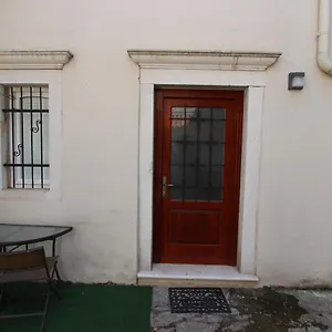 zkontrolujte dostupnost