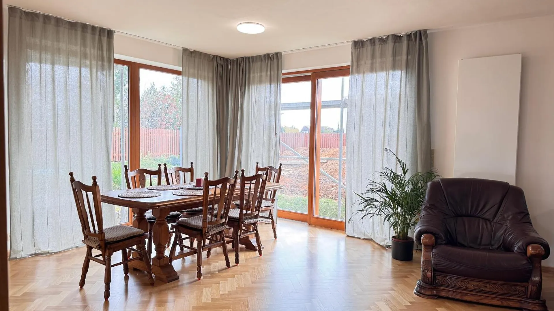 Apartmán Familyvilla, New 4 Luxury Big Apartments, Parking Praha